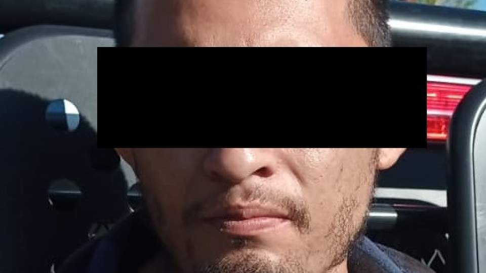 Captura División Salva de la Policía Estatal a hombre por violencia familiar